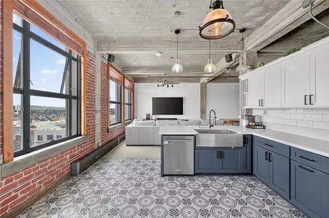 100 W 5th St #7E, Long Beach, CA 90802