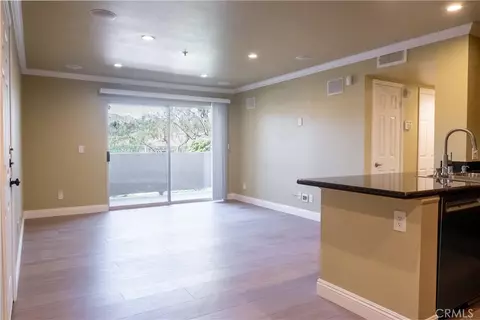 1035 La Terraza #104, Corona, CA 92879