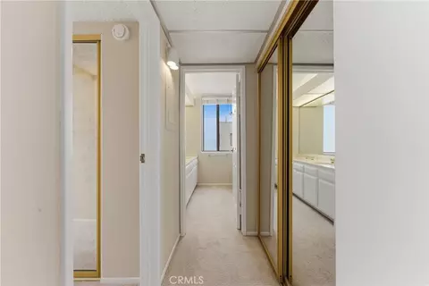 Entry Way - 1140 E Ocean, Long Beach, CA 90802 photo 3 of 5