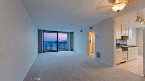 Living - 1140 E Ocean, Long Beach, CA 90802 photo 1 of 5