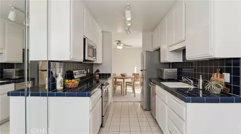 Kitchen - 1140 E Ocean, Long Beach, CA 90802 photo 2 of 2