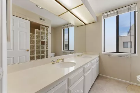Bath - 1140 E Ocean, Long Beach, CA 90802 photo 2 of 2
