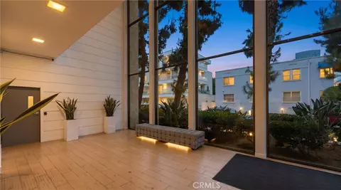 Entry Way - 1140 E Ocean, Long Beach, CA 90802 photo 2 of 5