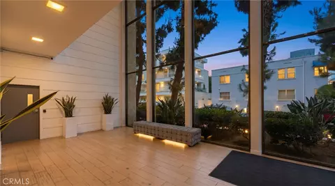 Entry Way - 1140 E Ocean, Long Beach, CA 90802 photo 3 of 5