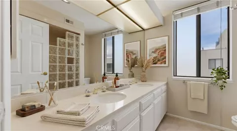 Bath - 1140 E Ocean, Long Beach, CA 90802 photo 1 of 2