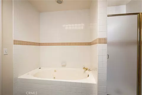 Bath - 21420 S Perry St, Carson, CA 90745 photo 3 of 4