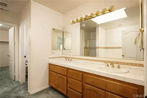 Bath - 21420 S Perry St, Carson, CA 90745 photo 2 of 4