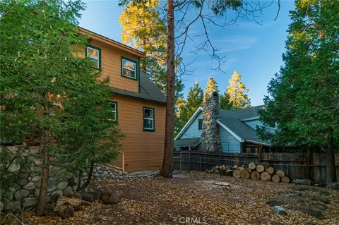Exterior - 627 Rose Ln, Twin Peaks, CA 92391 photo 5 of 9