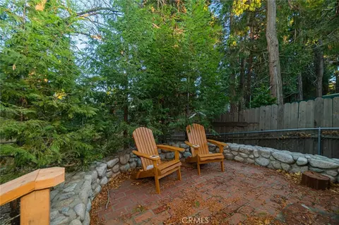 Exterior - 627 Rose Ln, Twin Peaks, CA 92391 photo 4 of 9