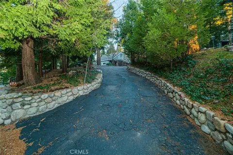 Exterior - 627 Rose Ln, Twin Peaks, CA 92391 photo 8 of 9
