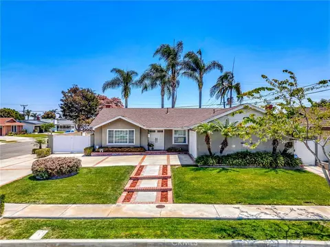 15392 Hanover Ln, Huntington Beach, CA 92647