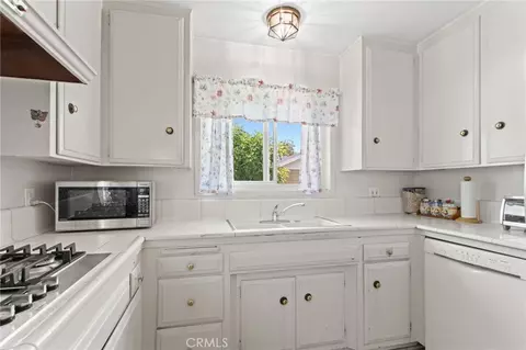 Kitchen - 2858 Clark Ave, Long Beach, CA 90815 photo 4 of 4