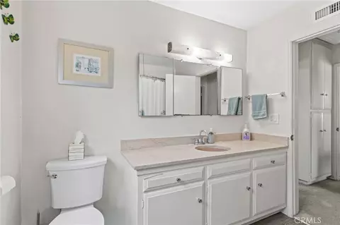 Bath - 2858 Clark Ave, Long Beach, CA 90815 photo 2 of 3