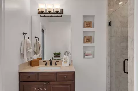 Bath - 730 E Roosevelt, Long Beach, CA 90807 photo 1 of 7