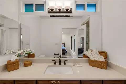 Bath - 730 E Roosevelt, Long Beach, CA 90807 photo 6 of 7