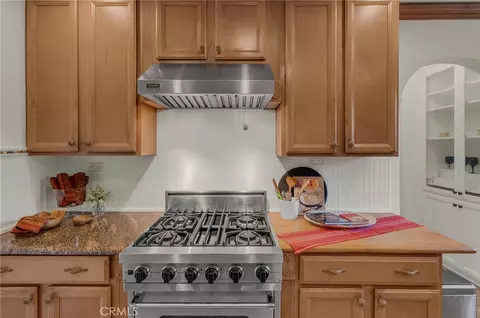 Kitchen - 730 E Roosevelt, Long Beach, CA 90807 photo 2 of 4
