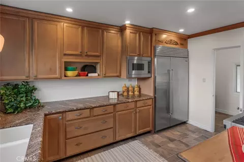 Kitchen - 730 E Roosevelt, Long Beach, CA 90807 photo 4 of 4