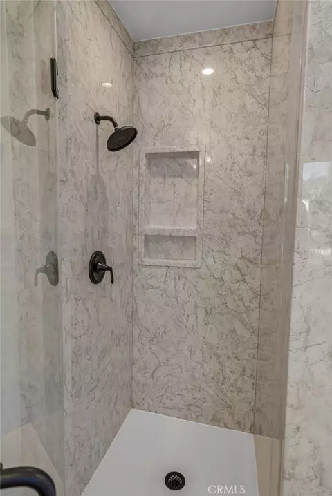 Bath - 730 E Roosevelt, Long Beach, CA 90807 photo 4 of 7