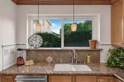 Kitchen - 730 E Roosevelt, Long Beach, CA 90807 photo 3 of 4