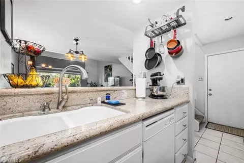 Kitchen - 7890 E Spring St #15D, Long Beach, CA 90815 photo 3 of 3