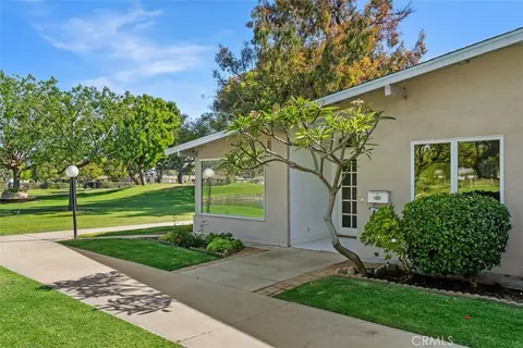 1740 Tam Oshanter Rd #1A, Seal Beach, CA 90740