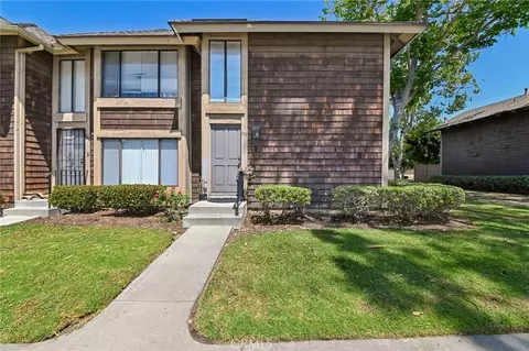 956 S Downey Pl, Anaheim, CA 92804