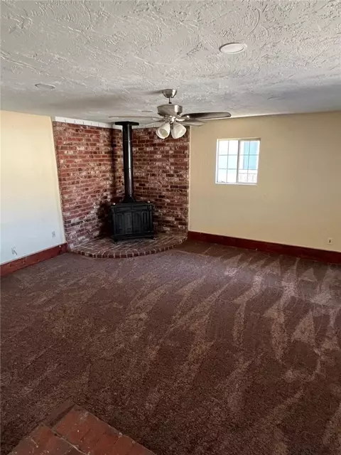 Living - 3216 Laurel, Bakersfield, CA 93304 photo 4 of 5