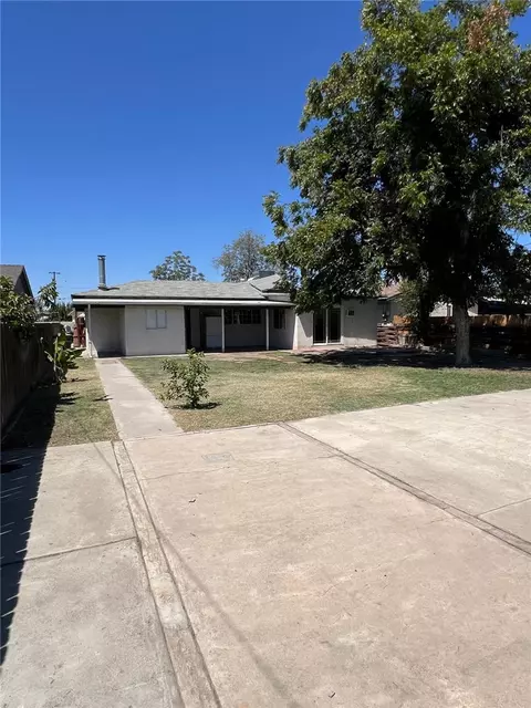 Exterior - 3216 Laurel, Bakersfield, CA 93304 photo 5 of 8