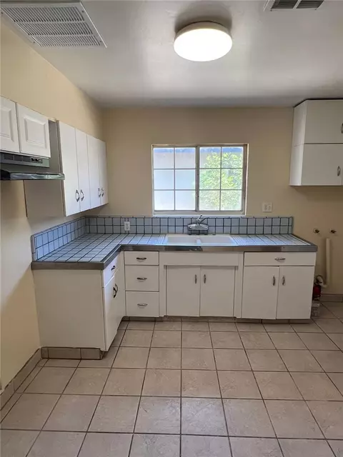 Kitchen - 3216 Laurel, Bakersfield, CA 93304 photo 3 of 4