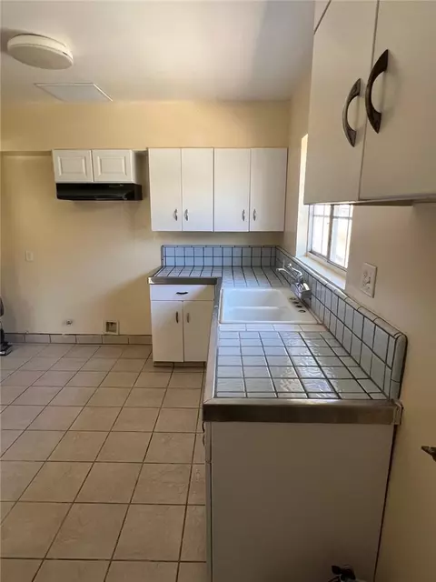 Kitchen - 3216 Laurel, Bakersfield, CA 93304 photo 4 of 4