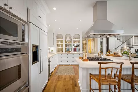 Kitchen - 33 Palermo Walk, Long Beach, CA 90803 photo 1 of 2