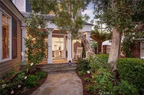 Exterior - 33 Palermo Walk, Long Beach, CA 90803 photo 11 of 12