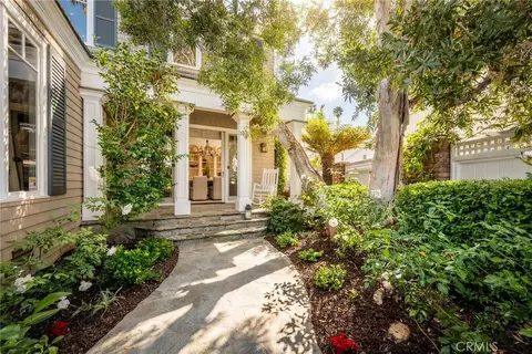Exterior - 33 Palermo Walk, Long Beach, CA 90803 photo 4 of 12