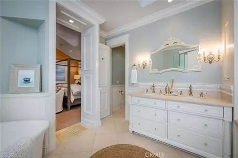 Bath - 33 Palermo Walk, Long Beach, CA 90803 photo 2 of 6