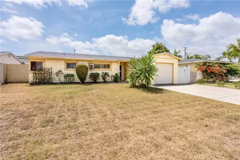 10261 D Este, Anaheim, CA 92804