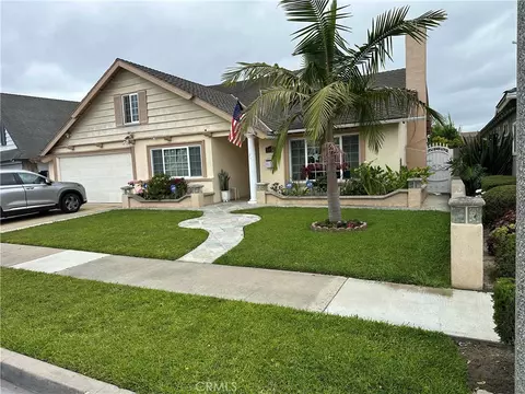 8952 Pebble Bch, Westminster, CA 92683