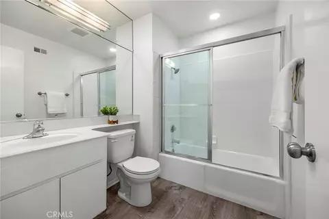 Bath - 6515 E Circulo Dali, Anaheim, CA 92807 photo 6 of 6