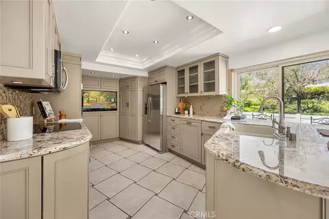 Kitchen - 6515 E Circulo Dali, Anaheim, CA 92807 photo 1 of 5
