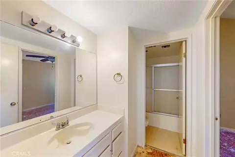 Bath - 1510 Karon St, Redlands, CA 92374 photo 4 of 5