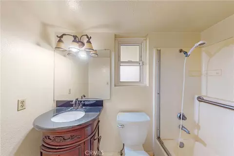 Bath - 1510 Karon St, Redlands, CA 92374 photo 1 of 5