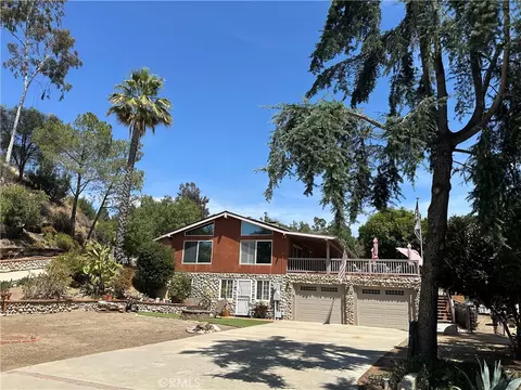 Exterior - 1026 Arnold Way, Alpine, CA 91901 photo 2 of 9