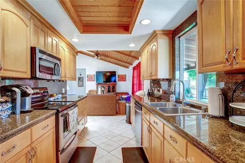 Kitchen - 1026 Arnold Way, Alpine, CA 91901 photo 3 of 3