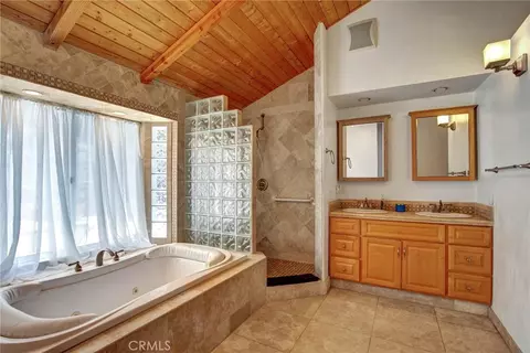 Bath - 1026 Arnold Way, Alpine, CA 91901 photo 2 of 3