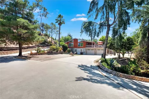 Exterior - 1026 Arnold Way, Alpine, CA 91901 photo 2 of 20