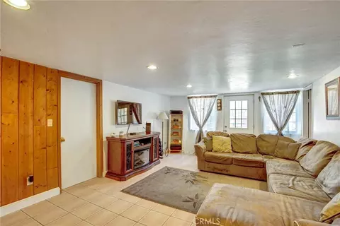 Living - 1026 Arnold Way, Alpine, CA 91901 photo 5 of 6