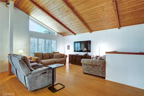 Living - 1026 Arnold Way, Alpine, CA 91901 photo 2 of 6
