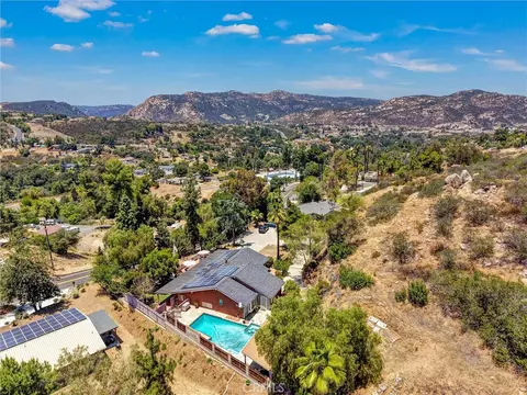 View/Area - 1026 Arnold Way, Alpine, CA 91901 photo 5 of 8