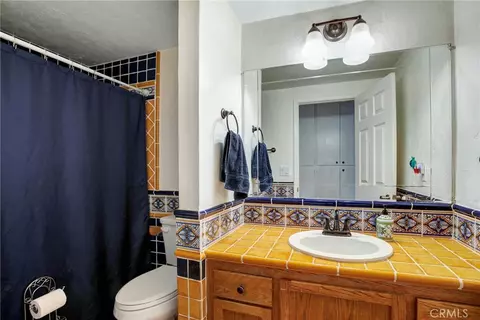 Bath - 1026 Arnold Way, Alpine, CA 91901 photo 1 of 3