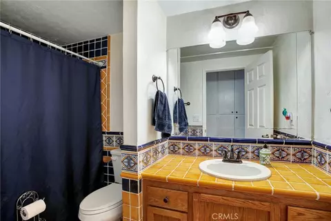 Bath - 1026 Arnold Way, Alpine, CA 91901 photo 1 of 3