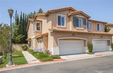 3319 E Chardonnay Ln, Orange, CA 92869